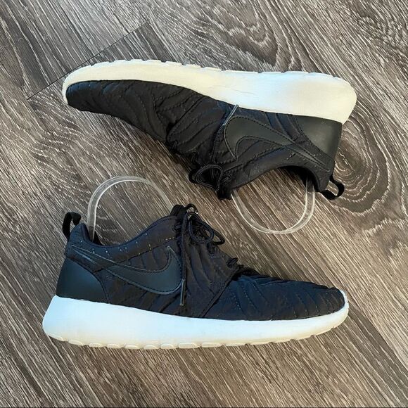 Nike Roshe Run Quilted Sneakers - Picture 3 of 9